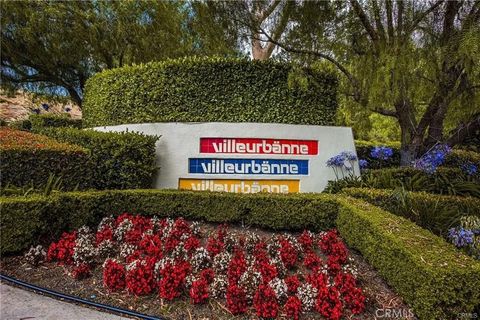 Tiny photo for 285 N Singingwood St, Orange, CA 92869 (MLS # OC25252931)