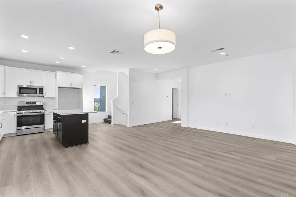8564 Vista Azul Pl
