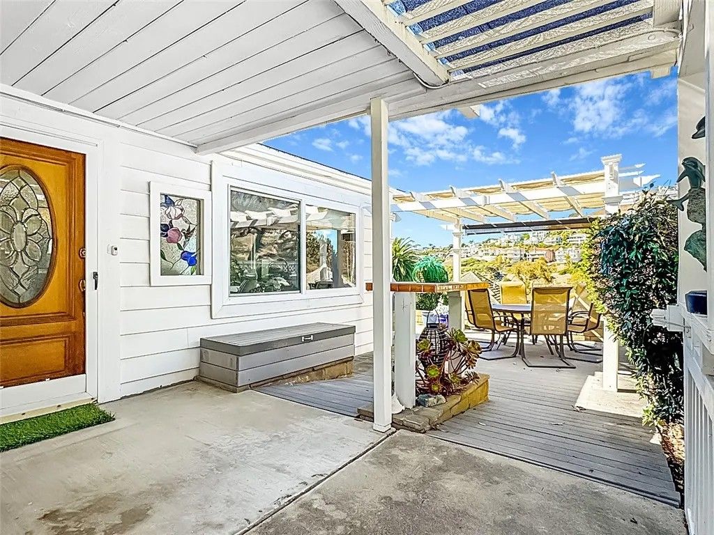 Photo of 26 Mira Las Olas, San Clemente, CA 92673 (MLS # DW25251632)