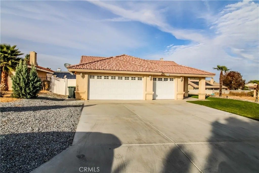 Photo of 17772 Pebble Beach, Victorville, CA 92395 (MLS # HD25267730)
