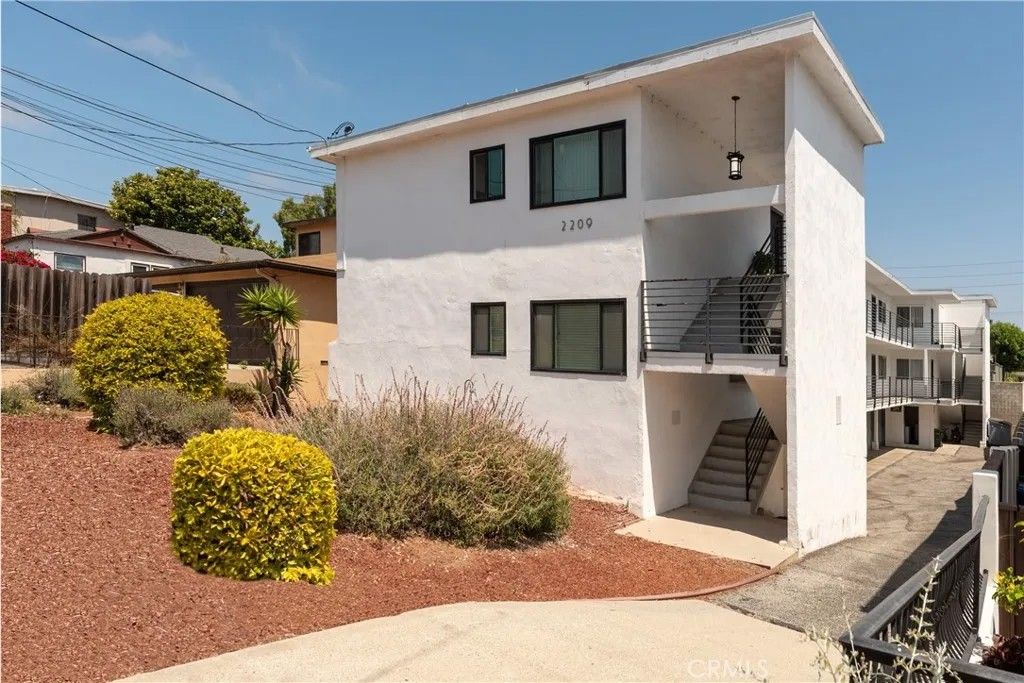 Photo of 2209 Carnegie Lane #2, Redondo Beach, CA 90278 (MLS # SB26072336)