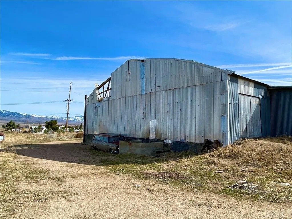 Photo of 49357 W. Avenue D, Lake Hughes, CA 93536 (MLS # SR25279210)