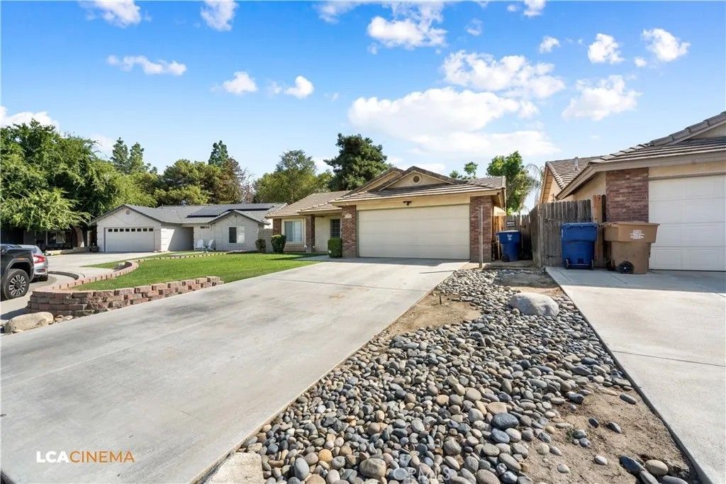 Photo of 4715 Peacock Court, Bakersfield, CA 93313 (MLS # NS26005035)
