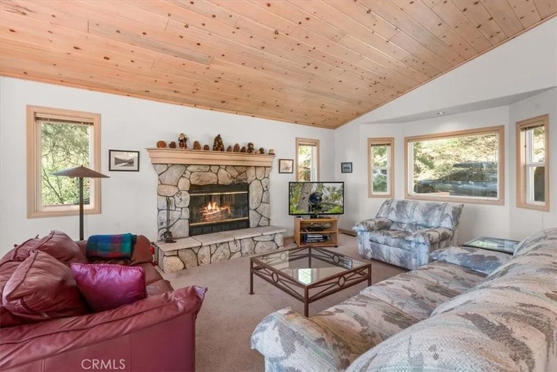 530 Villa Grove