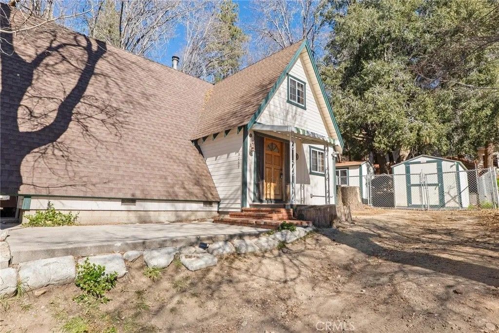 Photo of 6069 Maple Ave, Angelus Oaks, CA 92305 (MLS # IG26020925)