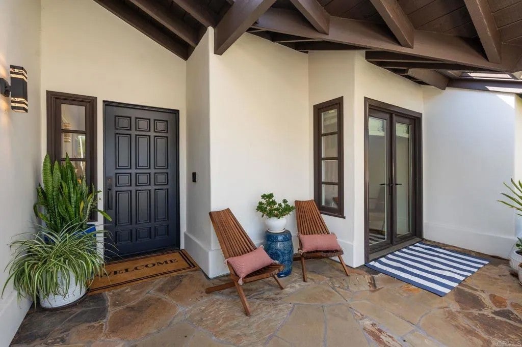 3805 Avenida Feliz