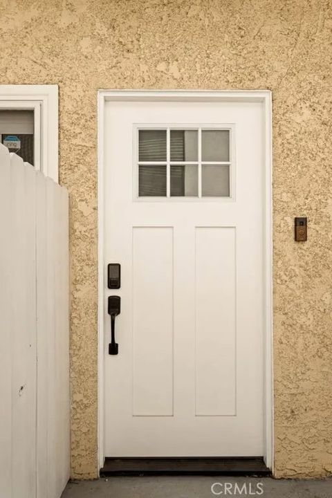 Photo of 13948 Moorpark Street #4 ST, Sherman Oaks, CA 91423 (MLS # SR26125071)