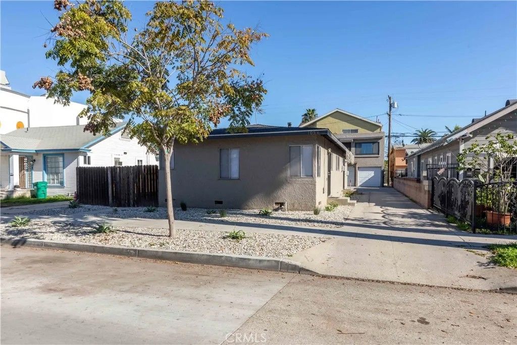 Photo of 1056 Junipero Ave, Long Beach, CA 90804 (MLS # PW26005088)
