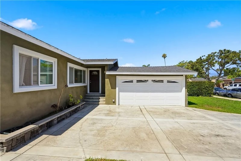 2402 Robinson