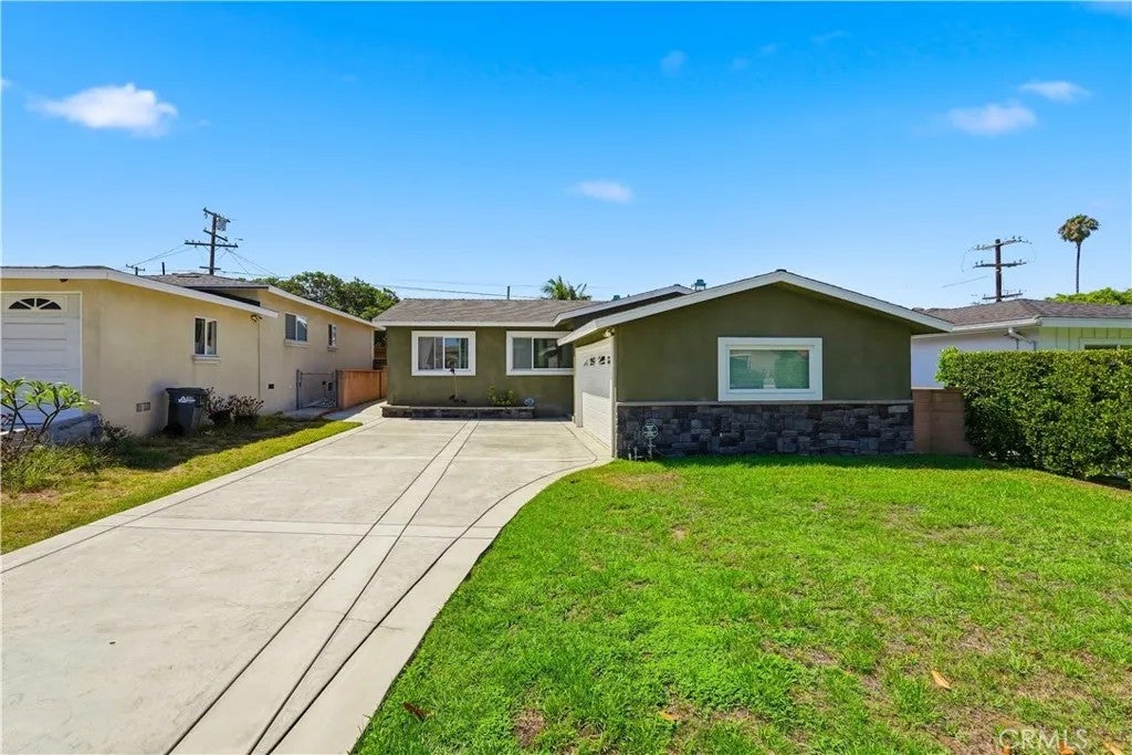 2402 Robinson