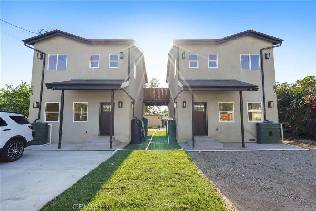 Photo of 11531 dronfield, Pacoima, CA 91331 (MLS # SR25267958)