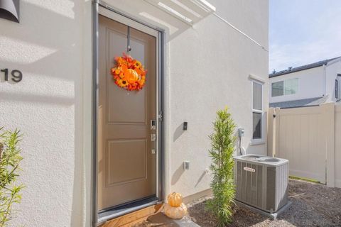 Tiny photo for 219 Canopy Trails Place, Fallbrook, CA 92028 (MLS # 250042321)