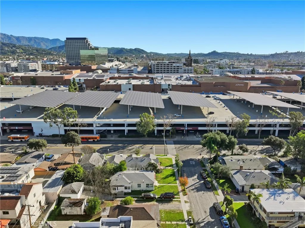 405 Hawthorne