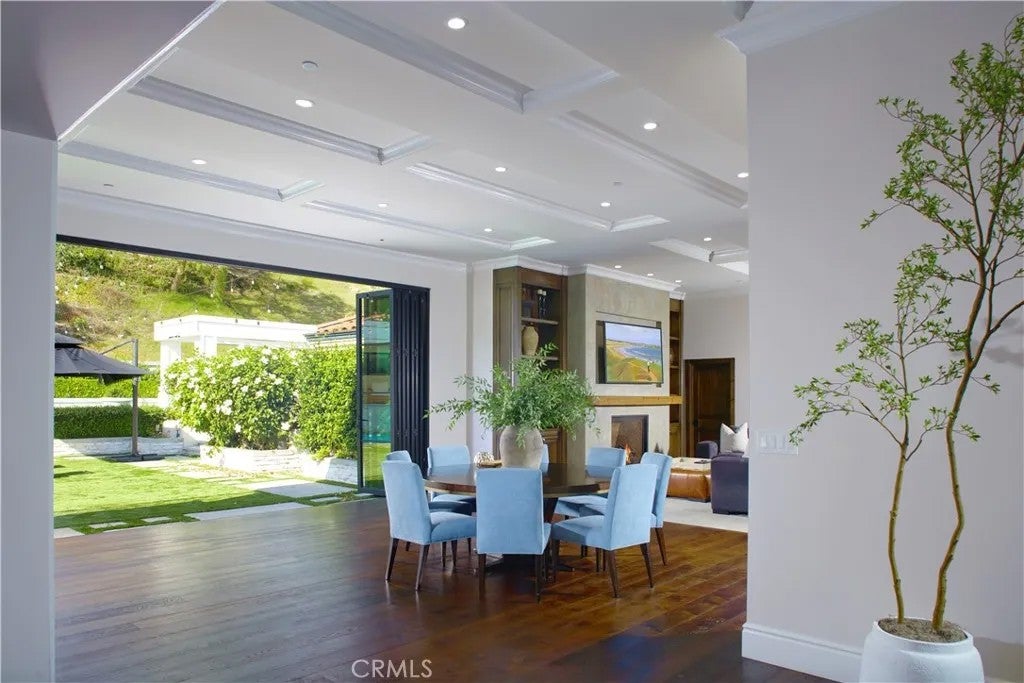 4 Inverness Lane