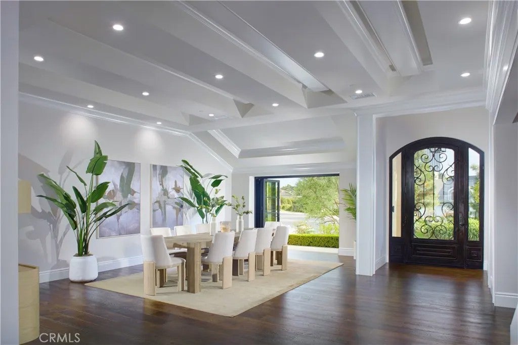 4 Inverness Lane