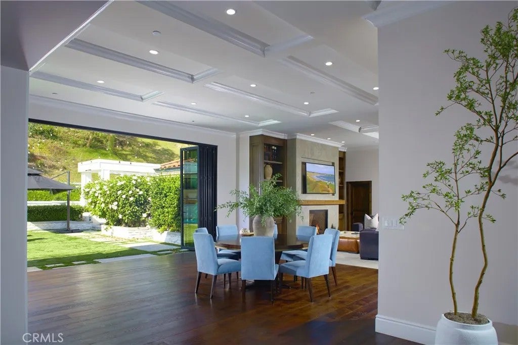 4 Inverness Lane