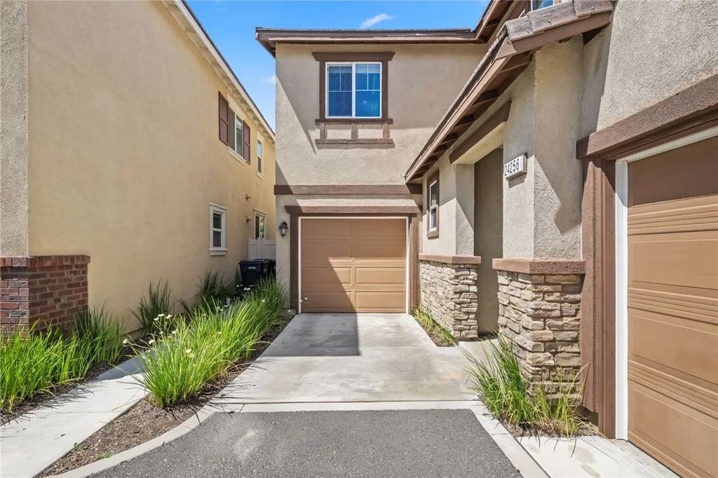 Photo of 24256 White Willow Ave, Murrieta, CA 92562 (MLS # SW26074381)