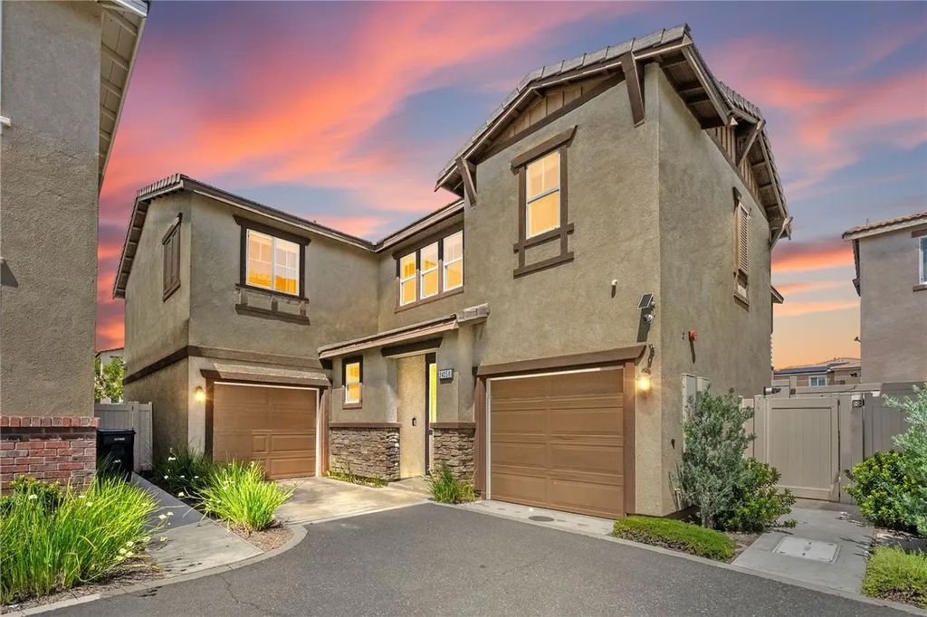 Photo of 24256 White Willow Ave, Murrieta, CA 92562 (MLS # SW26074381)