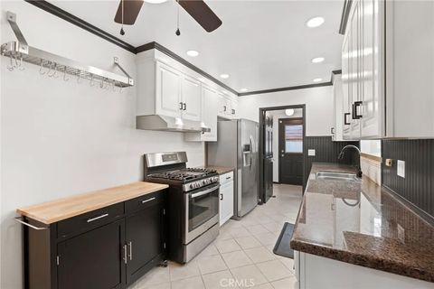 Tiny photo for 6417 Graves, Lake Balboa, CA 91406 (MLS # PF25248477)