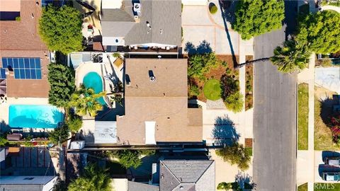 Tiny photo for 6417 Graves, Lake Balboa, CA 91406 (MLS # PF25248477)