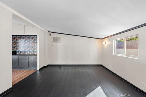 Tiny photo for 6417 Graves, Lake Balboa, CA 91406 (MLS # PF25248477)