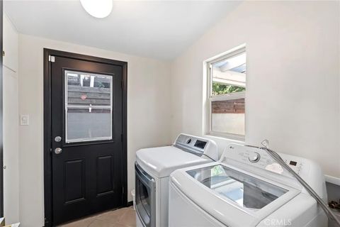 Tiny photo for 6417 Graves, Lake Balboa, CA 91406 (MLS # PF25248477)