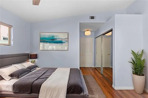 Tiny photo for 6417 Graves, Lake Balboa, CA 91406 (MLS # PF25248477)