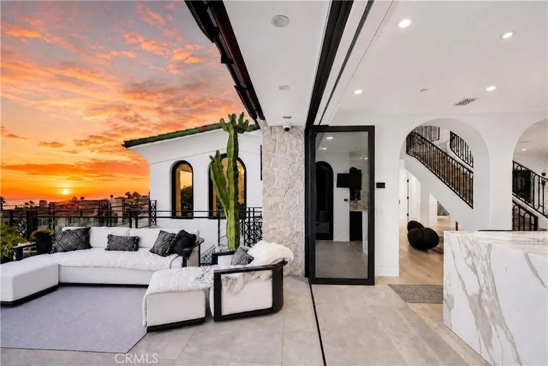 922 EMERALD BAY