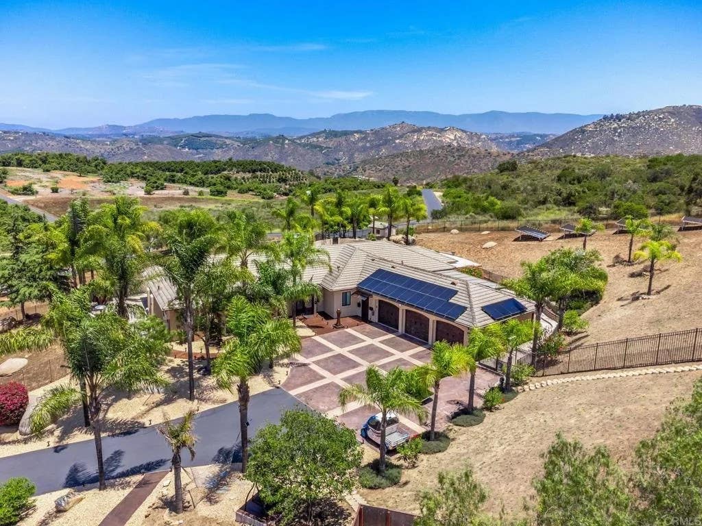 Photo of 29143 Buckshot Canyon Road, Escondido, CA 92026 (MLS # NDP2607373)