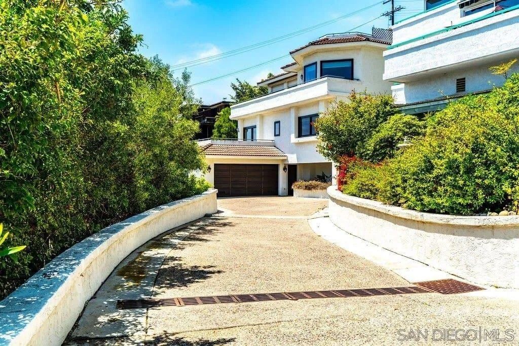 Photo of 2110 Locust St, San Diego, CA 92106 (MLS # 250041533)
