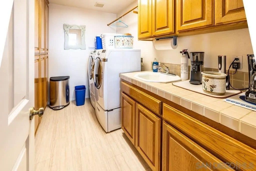 Photo of 2110 Locust St, San Diego, CA 92106 (MLS # 250041533)