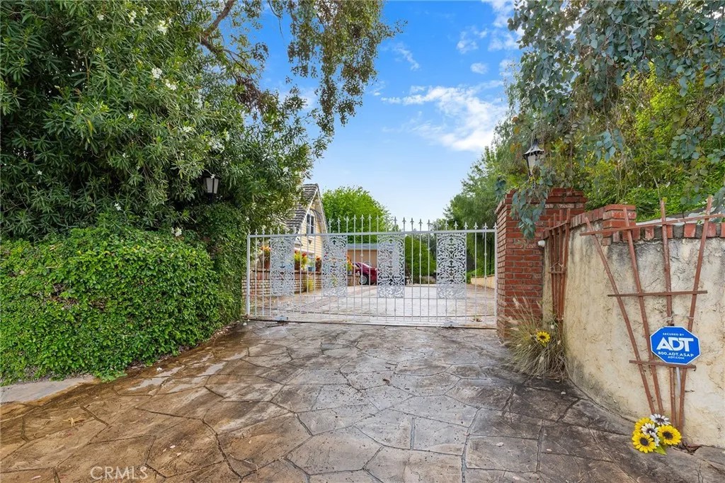32162 Leslie St.