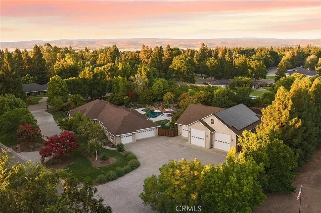 13966 Carriage Estates Way
