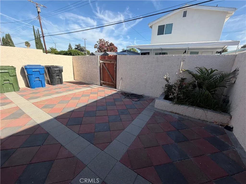 Photo of 22916 Cantlay Street, West Hills, CA 91307 (MLS # SR26186836)