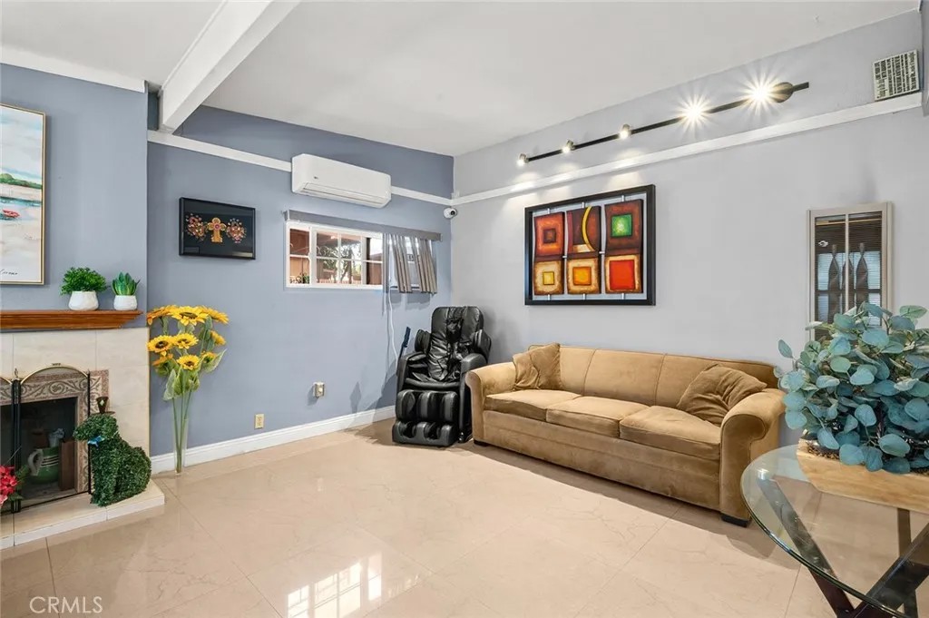 506 W Rosslynn
