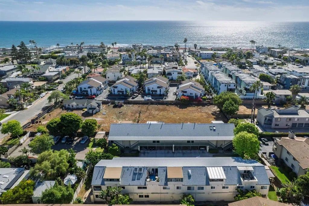 Photo of 318 Juniper Avenue #15, Carlsbad, CA 92008 (MLS # NDP2603855)