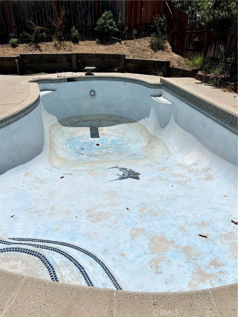 2302 Avenida Del Vista