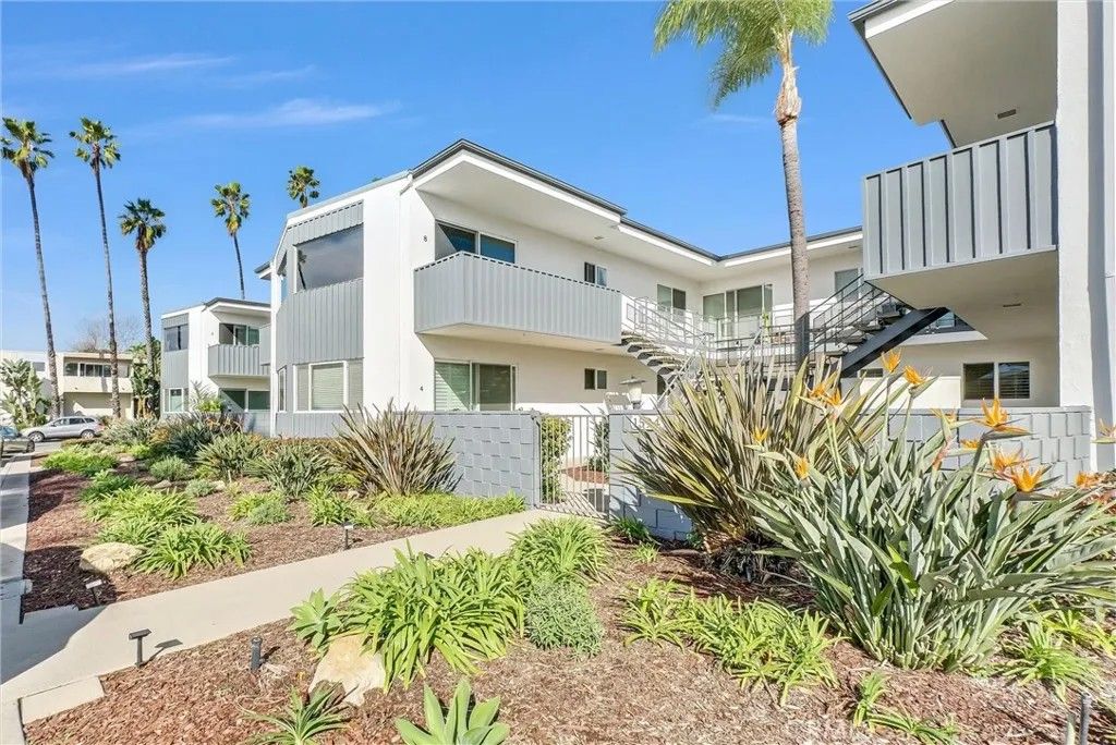 Photo of 1594 Via Capri #3, Laguna Beach, CA 92651 (MLS # OC26003390)
