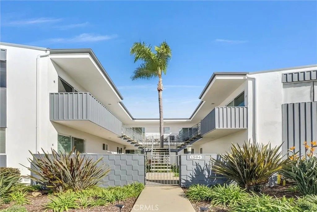 Photo of 1594 Via Capri #3, Laguna Beach, CA 92651 (MLS # OC26003390)