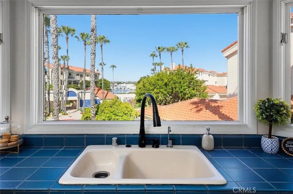 4207 Harbour Island