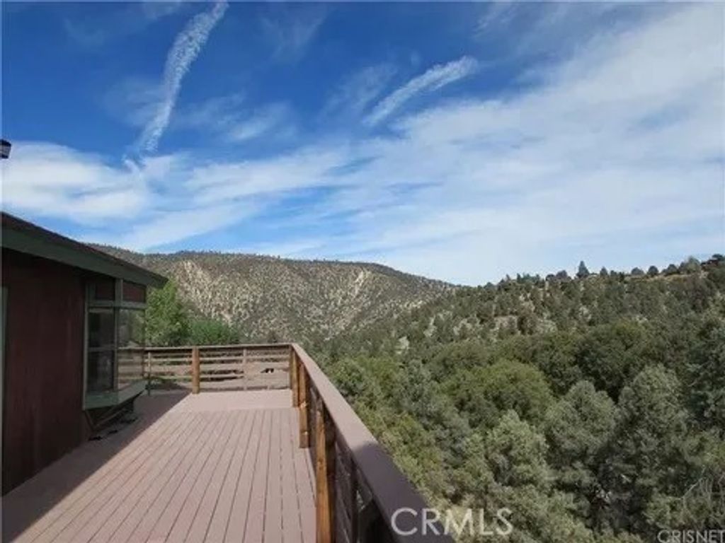 Photo of 2012 Zermatt Dr, Pine Mountain Club, CA 93222 (MLS # AR26016799)