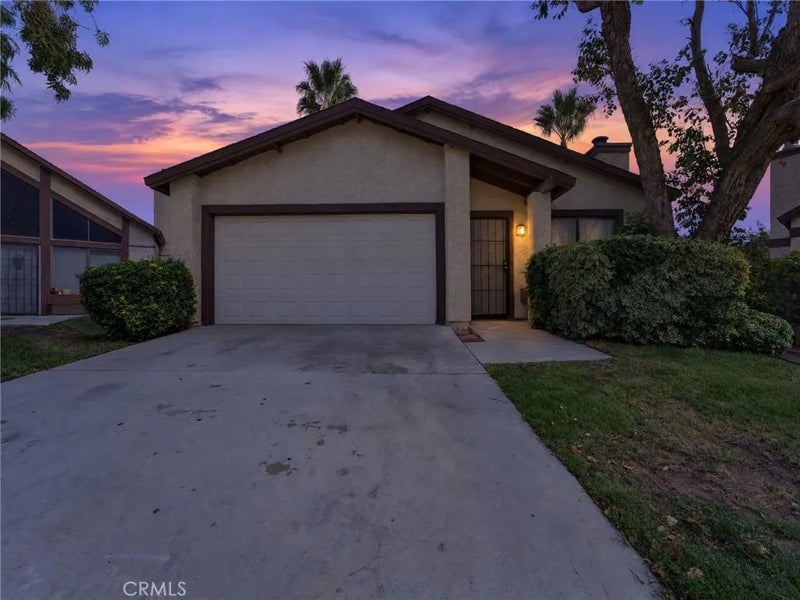 2957 E Avenue R2