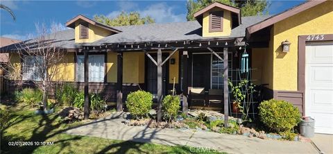 Photo of 4743 E Avenue R2, Palmdale, CA 93552 (MLS # SR25267365)