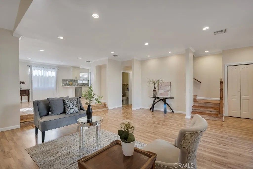 Photo of 8958 Burnet Avenue #E6, North Hills, CA 91343 (MLS # SR25274575)