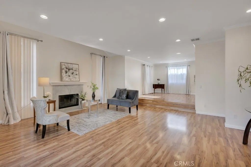 Photo of 8958 Burnet Avenue #E6, North Hills, CA 91343 (MLS # SR25274575)