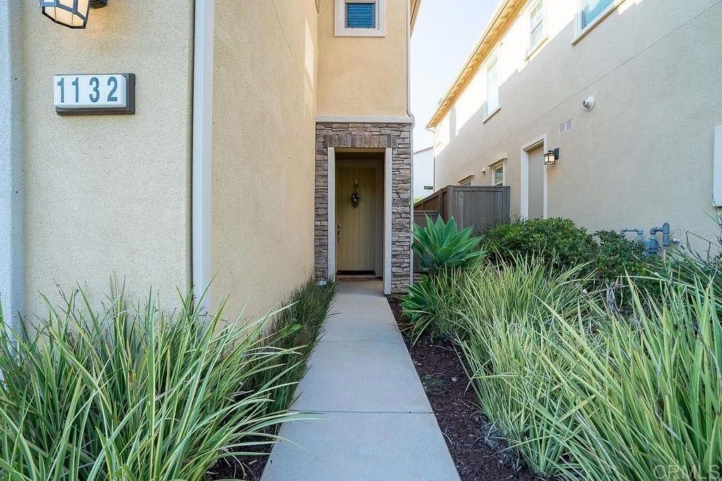 Photo of 1132 Cherry Tree Lane, Vista, CA 92084 (MLS # NDP2509965)