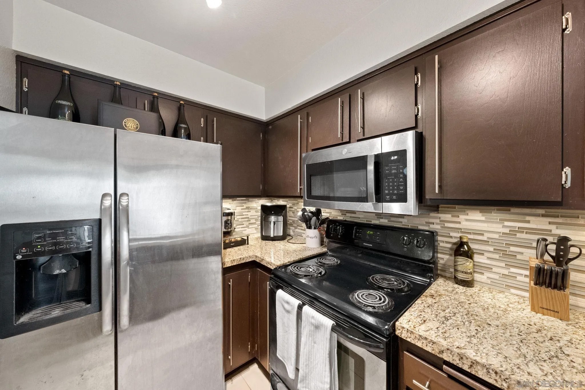 8023 Caminito De Pizza E