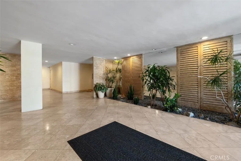 Photo of 11044 Ophir DR #403, Los Angeles, CA 90024 (MLS # OC26150503)