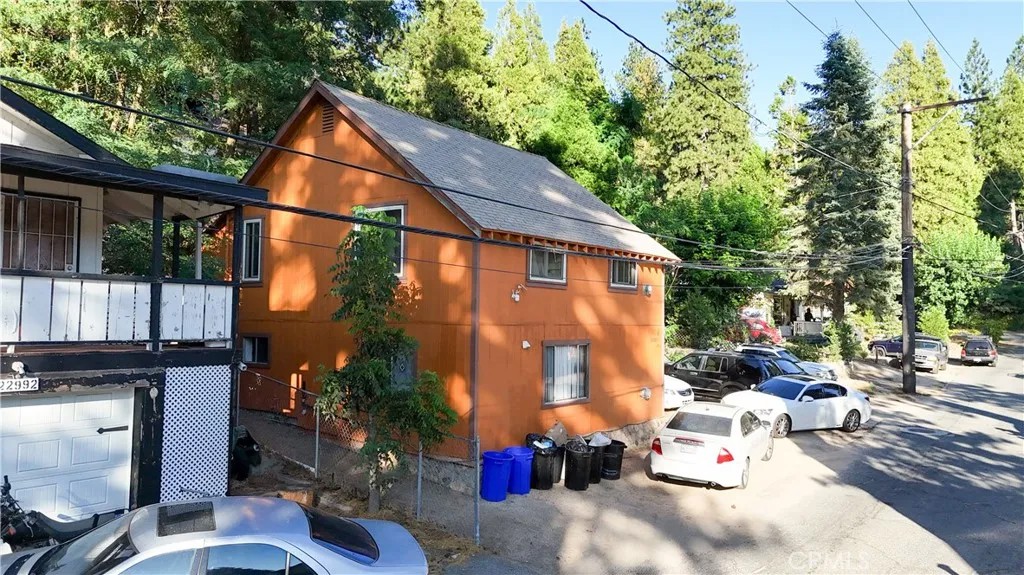 23004 Pine Lane