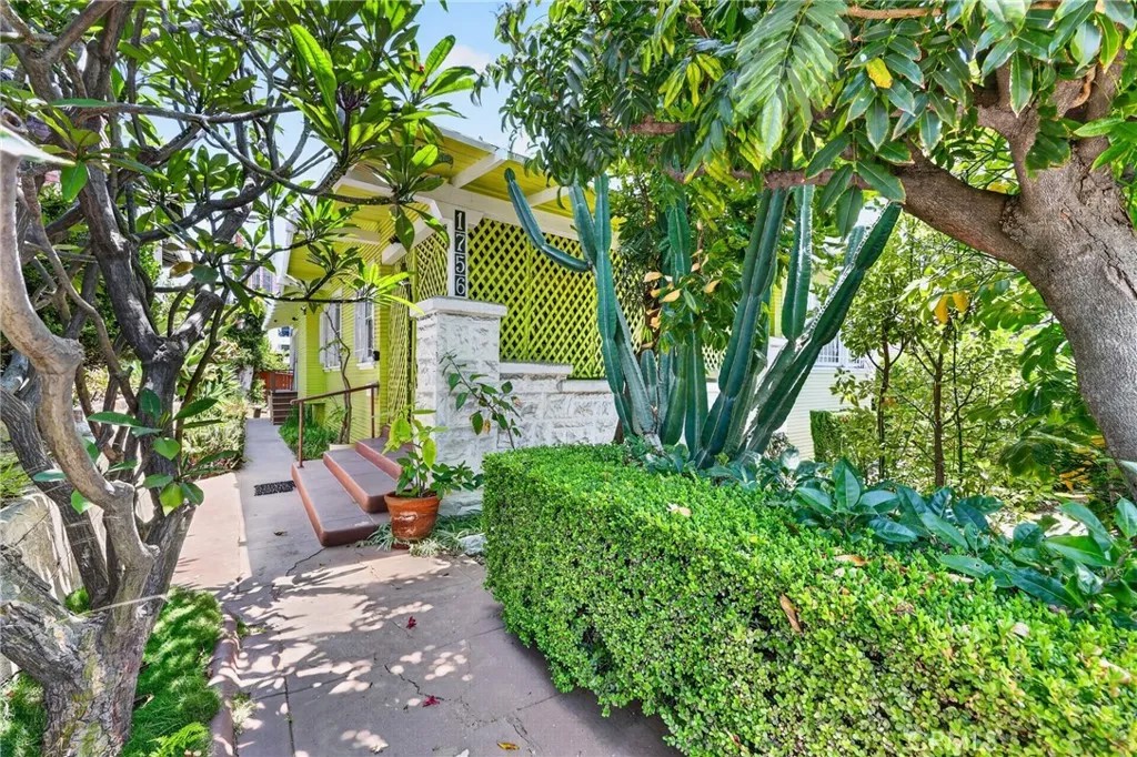 1756 Vista Del Mar